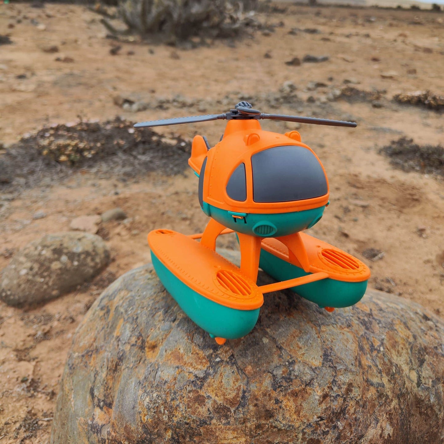 Helicóptero Eco-Friendly para Agua, Aire y Tierra (2+ años)