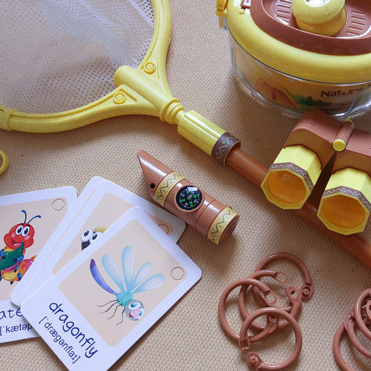 Set de observación científica eco-friendly con caja de insectos, binoculares, brújula y silbato y tarjetas ilustradas