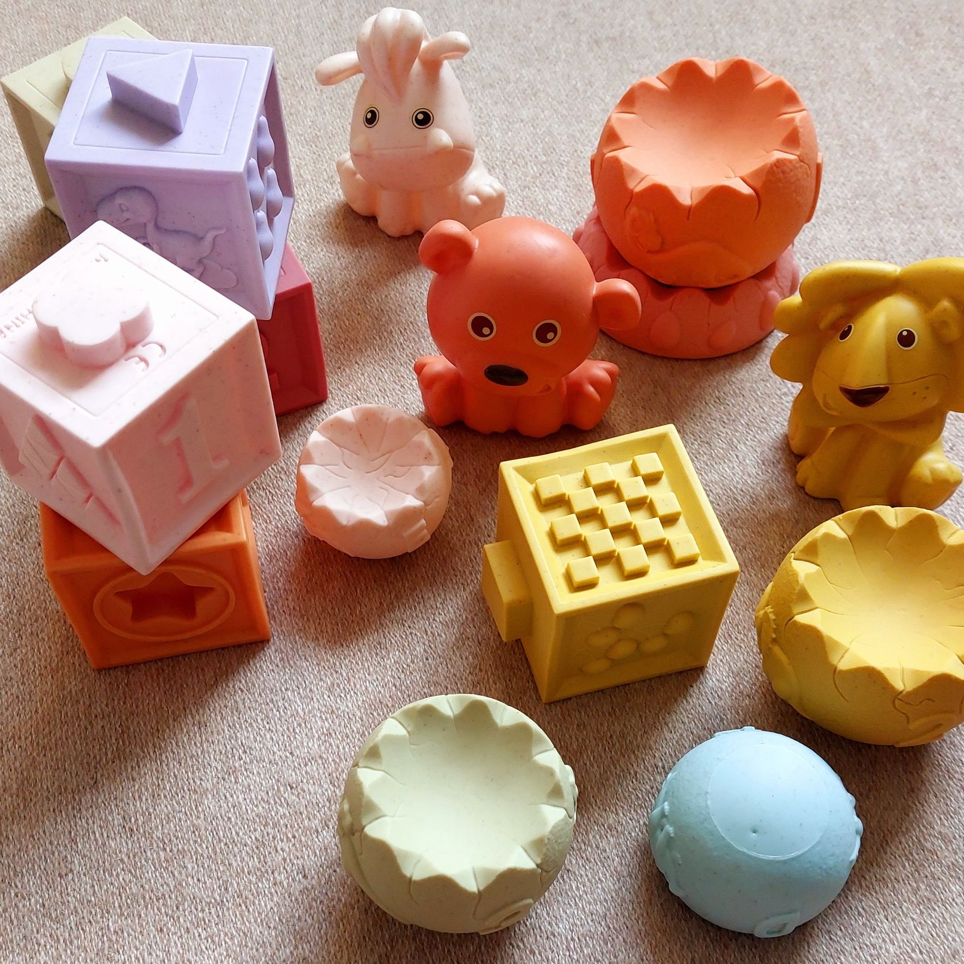 Juguetes sensoriales para bebé apilables, con forma de animales, cubos y torre apilables