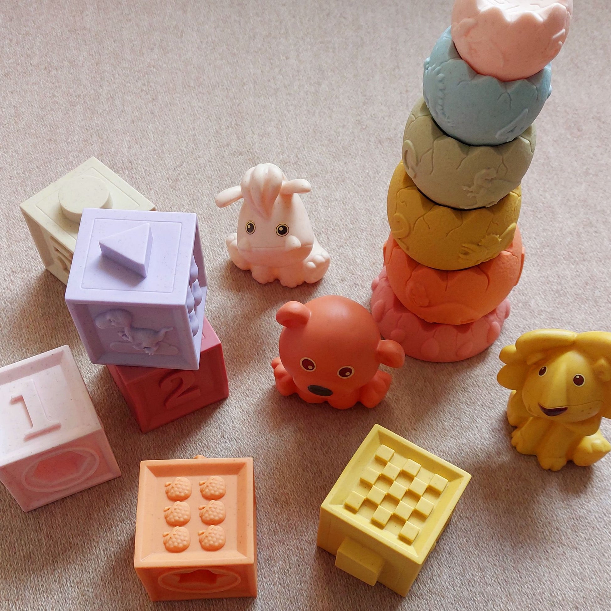Juguetes sensoriales para bebé apilables, con forma de animales, cubos y torre apilables