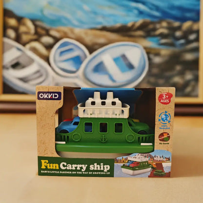 Ferry ecológico flotante con rampa deslizante y mini carritos, para juego en interiores y exteriores, en su empaque.