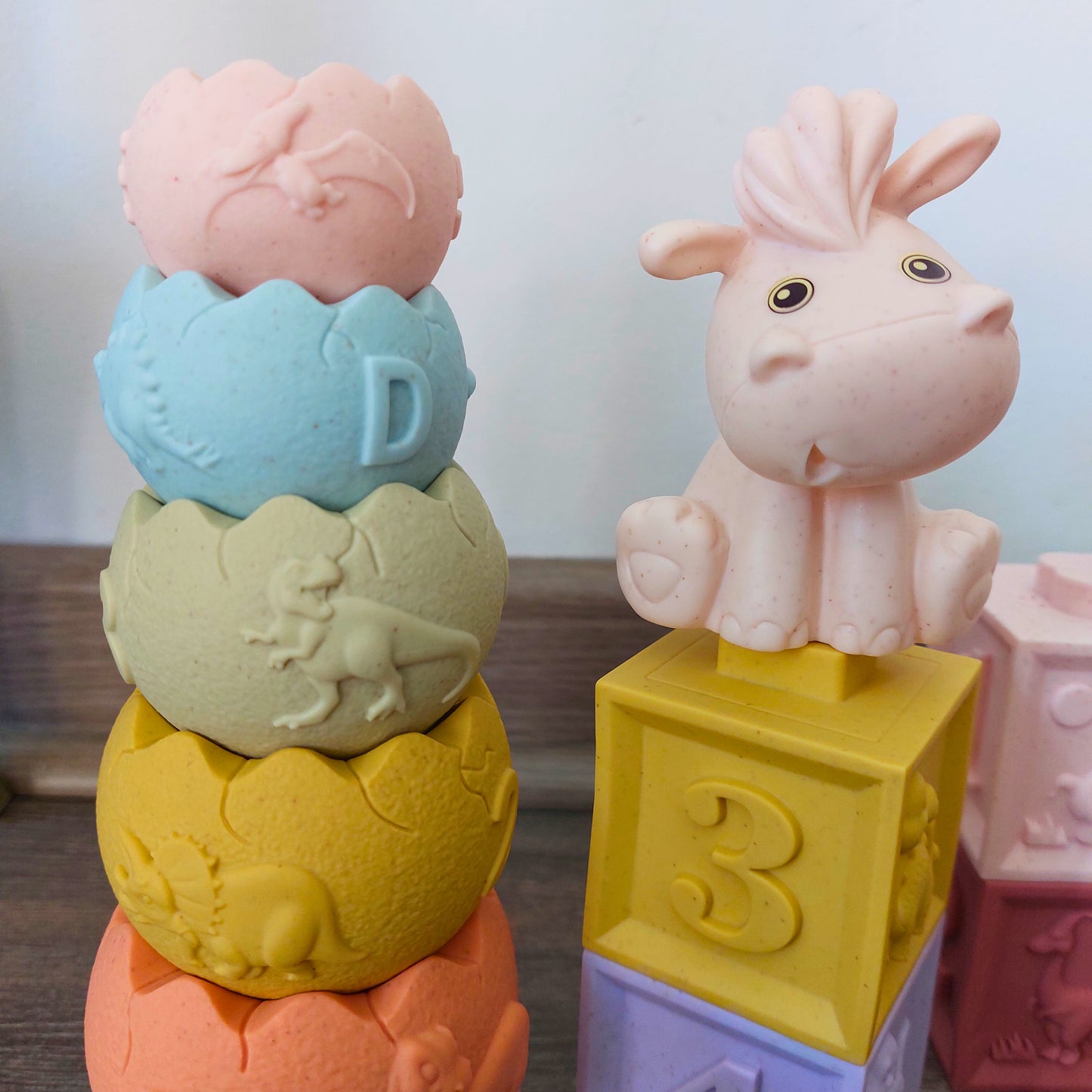 Cubos sensoriales para bebé con forma de animales.