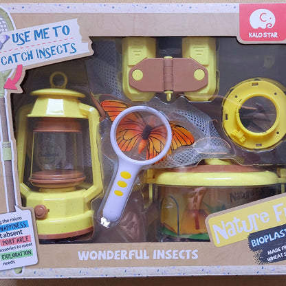 Set de observación científica eco-friendly con caja de insectos, farol nocturno, red, lupa y binoculares en su packaging